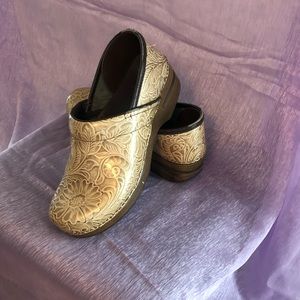 Women’s Dansko Professional Clogs